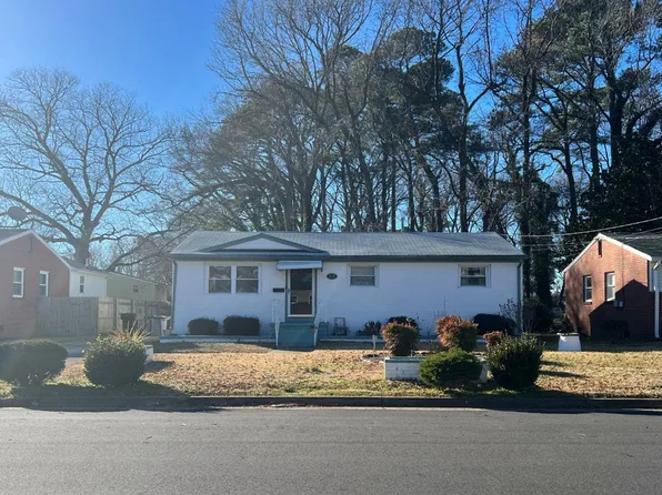 38 Cornelius Dr, Hampton, VA 23666