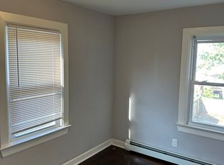 922 Thompson Ave, Roselle, NJ 07203