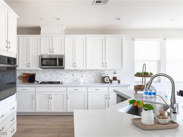 16 Cresta Villa Ct, Henderson, NV 89011