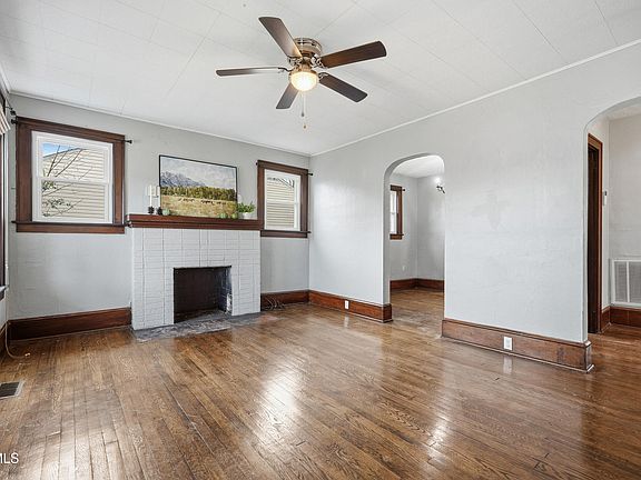 4th image of 1614 Broad St