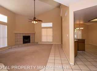 6640 Gatehouse Ln, Las Vegas, NV 89108