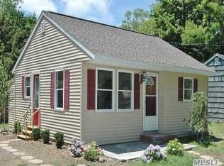 35 Clark Rd, Southold, NY 11971