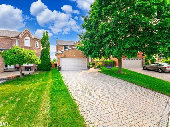 5220 Buttermill Ct, Mississauga, ON L5V 1S4