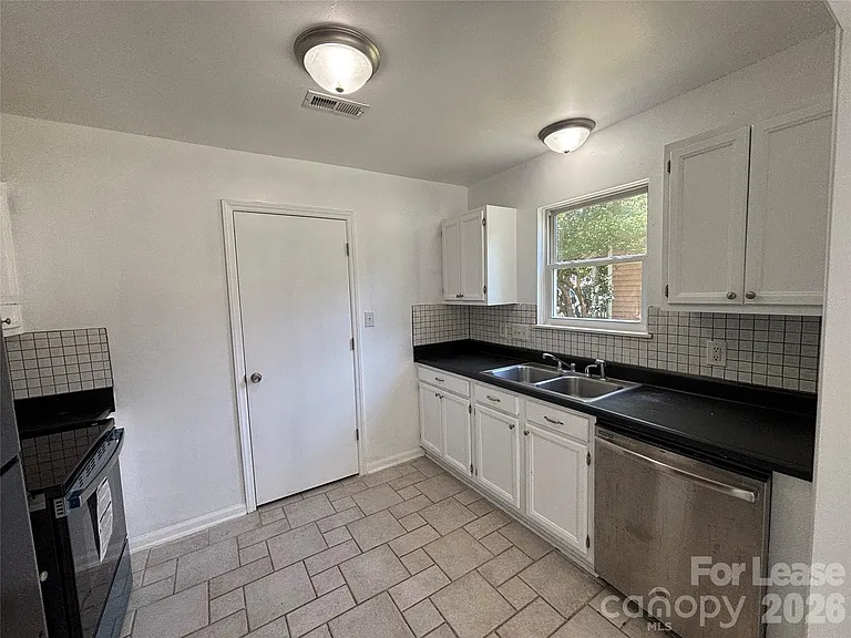 9419 Oren Thompson Rd — Photo 14