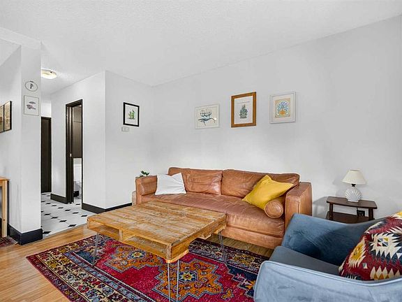 4th image of 402 S 4th Ave NE #5