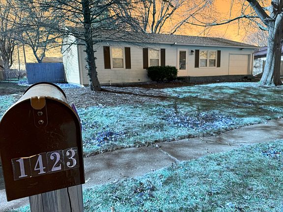 3rd image of 1423 Elizabeth Dr