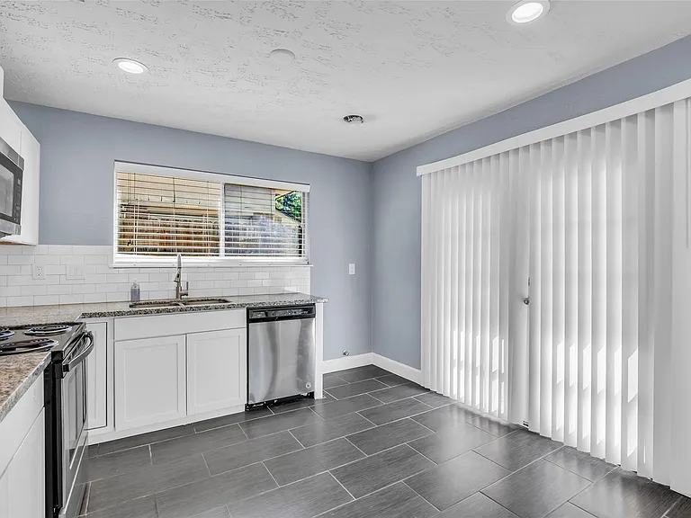 23819 Griffin House Ln — Photo 13