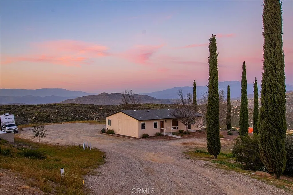 3 bed, 1792 sqft, $2,800 — Photo 1