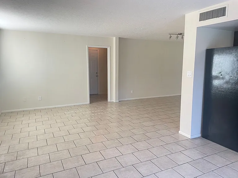 1660 W Natal Ave — Photo 7