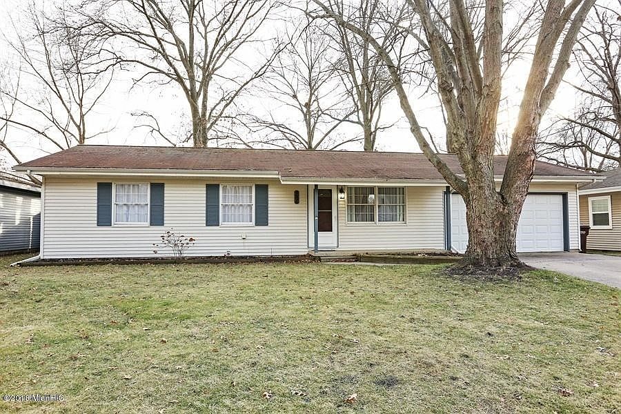 1st image of 4606 Vista Dr