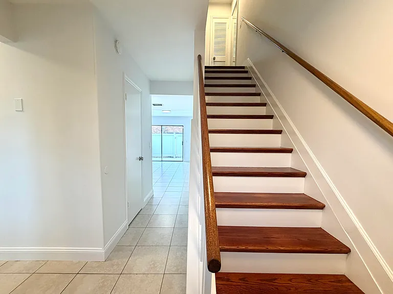 413 N Cypress Dr — Photo 10