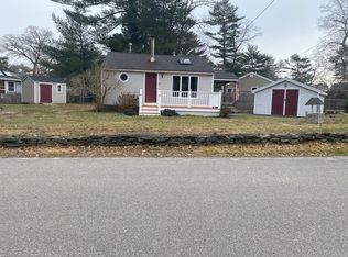 27 Oak Dr, Carver, MA 02330
