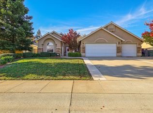 544 Casa Buena St, Redding, CA 96003