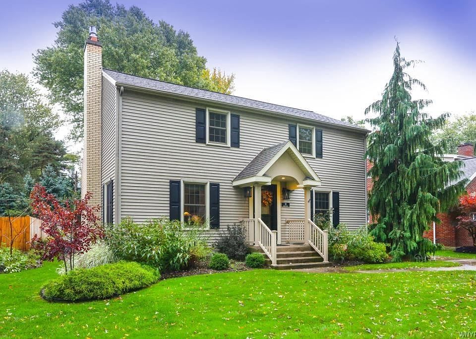 1st image of 28 Huxley Dr