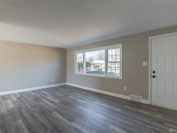 3rd image of 3820 Saranac Dr