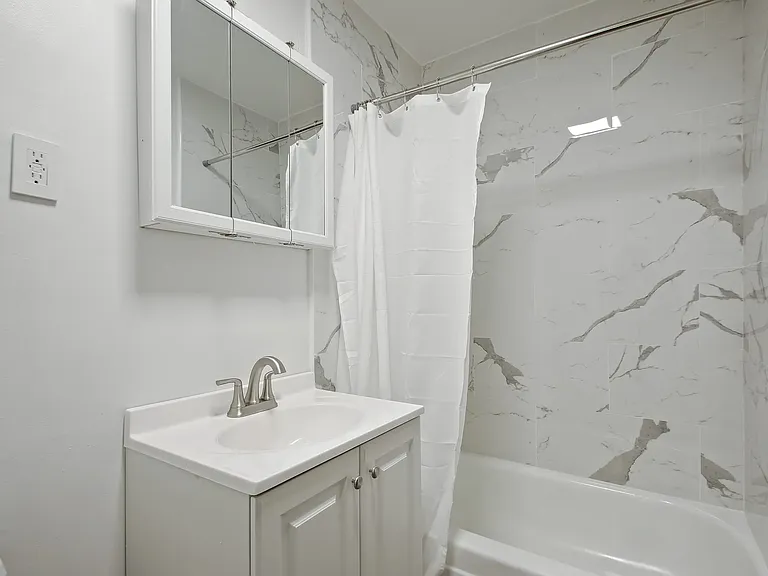 235 W 63rd St #1 — Photo 5