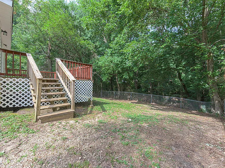 1208 Louis Ln — Photo 16