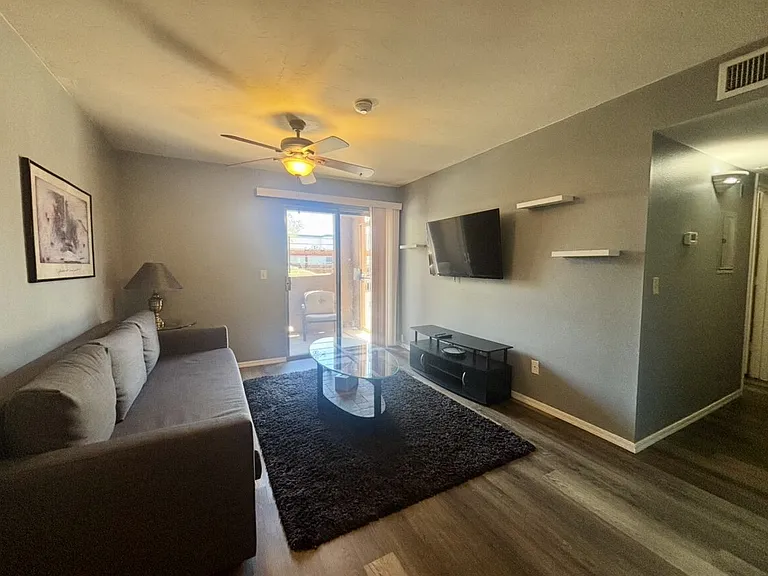 1810 E Blacklidge Dr #306 — Photo 3