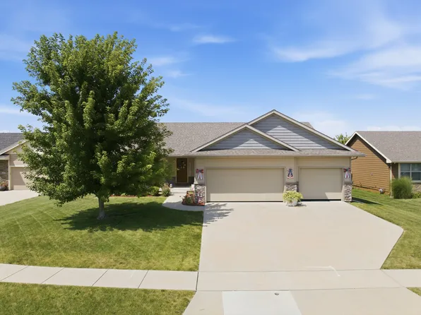 319 31st St SW, Altoona, IA 50009