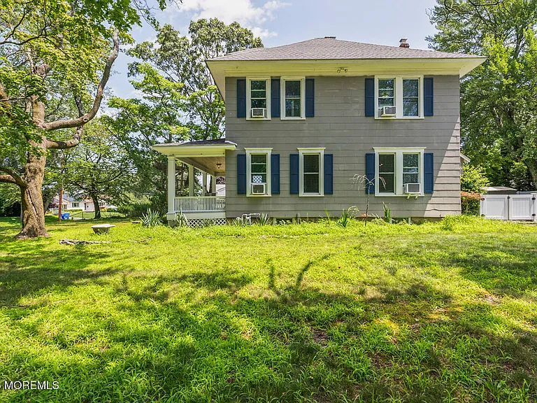 496 W Park Ave — Photo 29