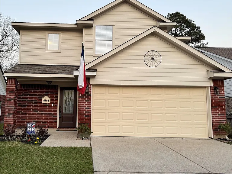 6894 Stillwater Dr — Photo 2
