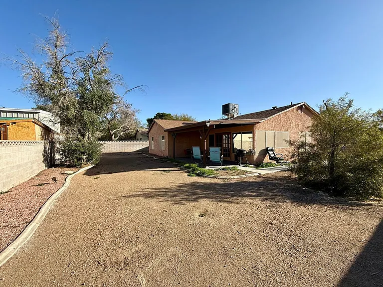 2126 Rawhide St — Photo 25