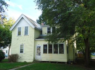 1102 10th St S, La Crosse, WI 54601