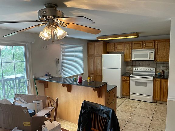 2nd image of 303 Kingsway #303
