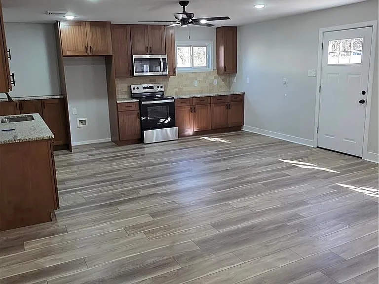 2268 Easton Rd — Photo 3