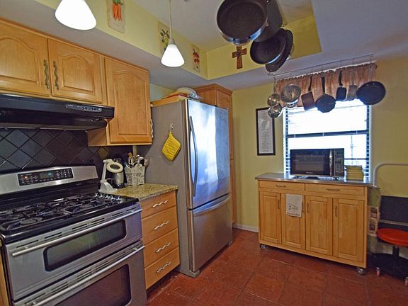 4th image of 155 Kristi Dr #1