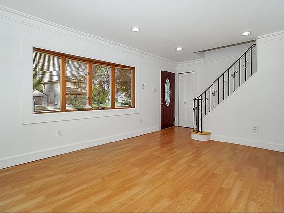 3rd image of 443 Mary Ann Ln