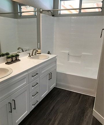 3rd image of 15868 Cascade Dr