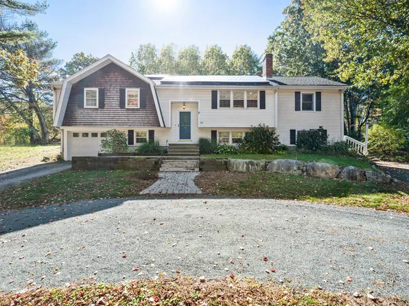 631 Central St, Holliston, MA 01746