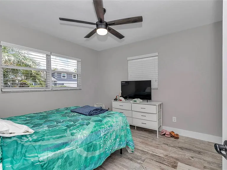 1409 SE 4th Ave — Photo 38