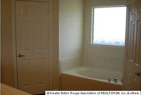 4th image of 26078 Glenbrooke Dr