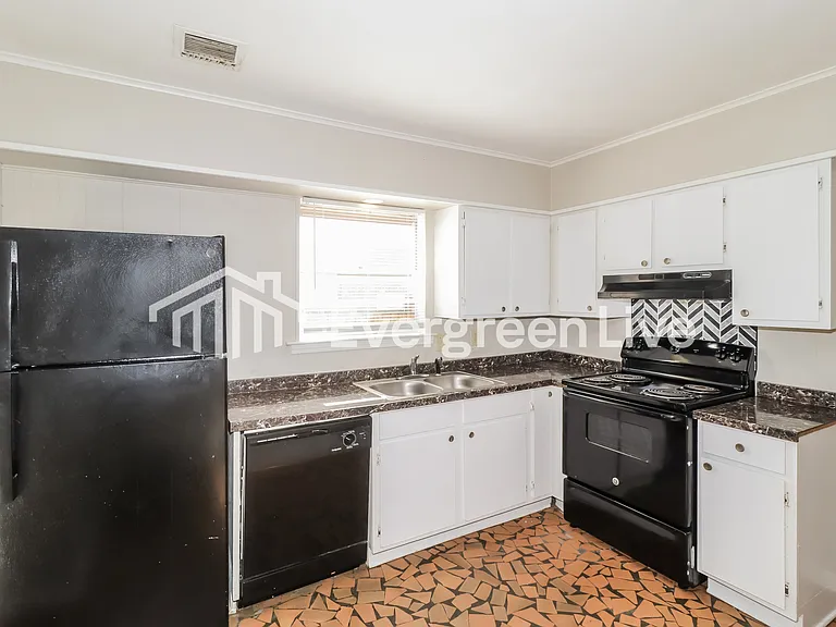 3404 Renault St — Photo 6
