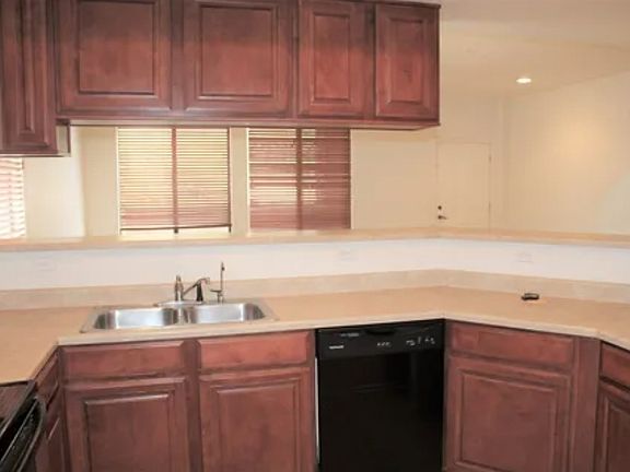 5th image of 2213 S 35th Ave Unit A