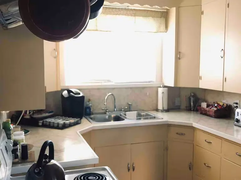 432 Elias Ave — Photo 5