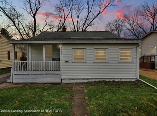 3523 Parkway Dr, Lansing, MI 48910