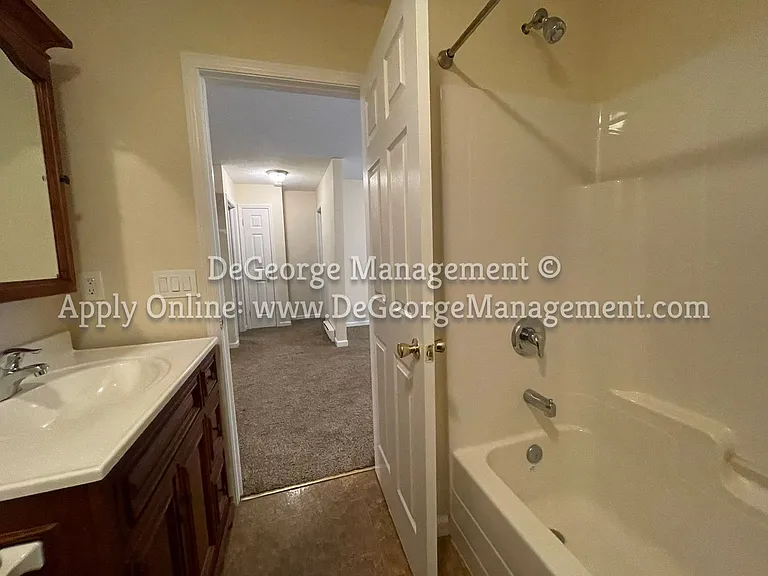 Big Tree Apartments — Photo 40