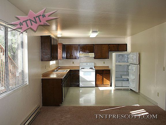 5th image of 270 S Willow St #1