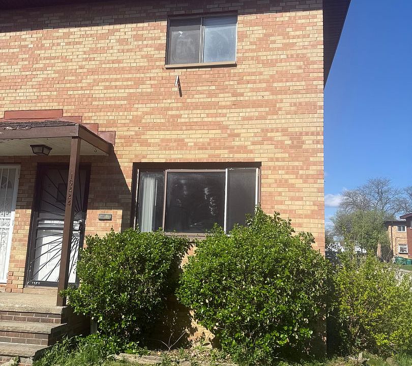 1st image of 16224 Maplewood Ct
