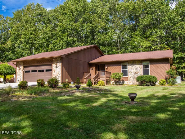120 Lakeside Dr, Fairfield Glade, TN 38558