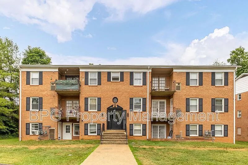 394 Jackson St #106