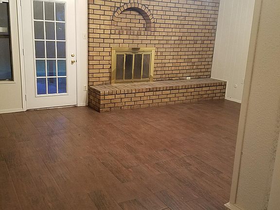 3rd image of 647 Pleasant Manor Ave