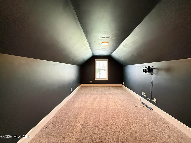121 Lark Dr — Photo 38