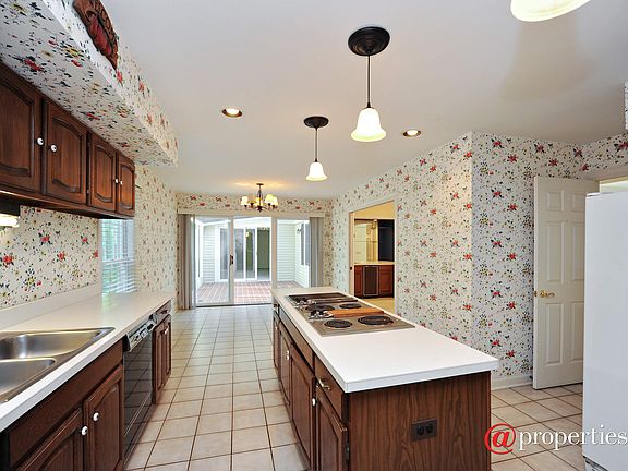 Kitchen / Breakfast Room