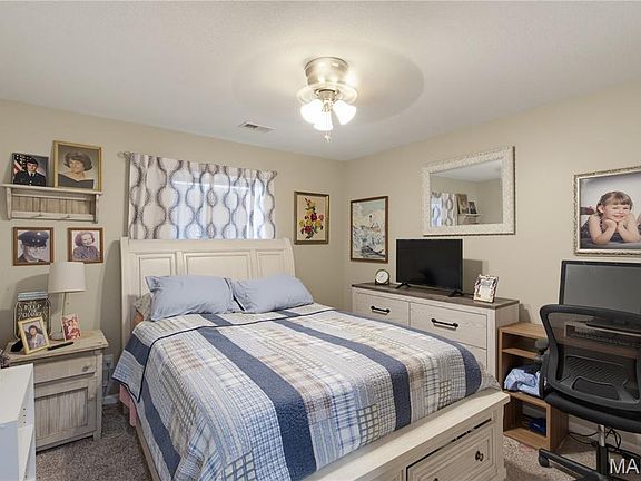 5th image of 226 Macintosh Ln