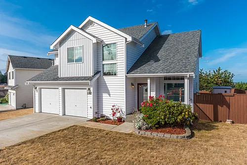 1182 NW Redwing Dr Photo 1