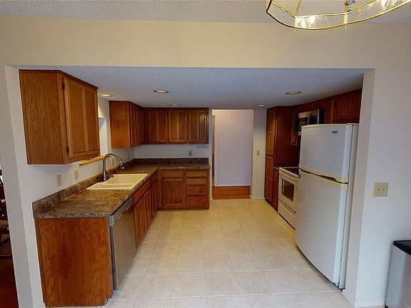 3rd image of 7819 N 132nd Ave E
